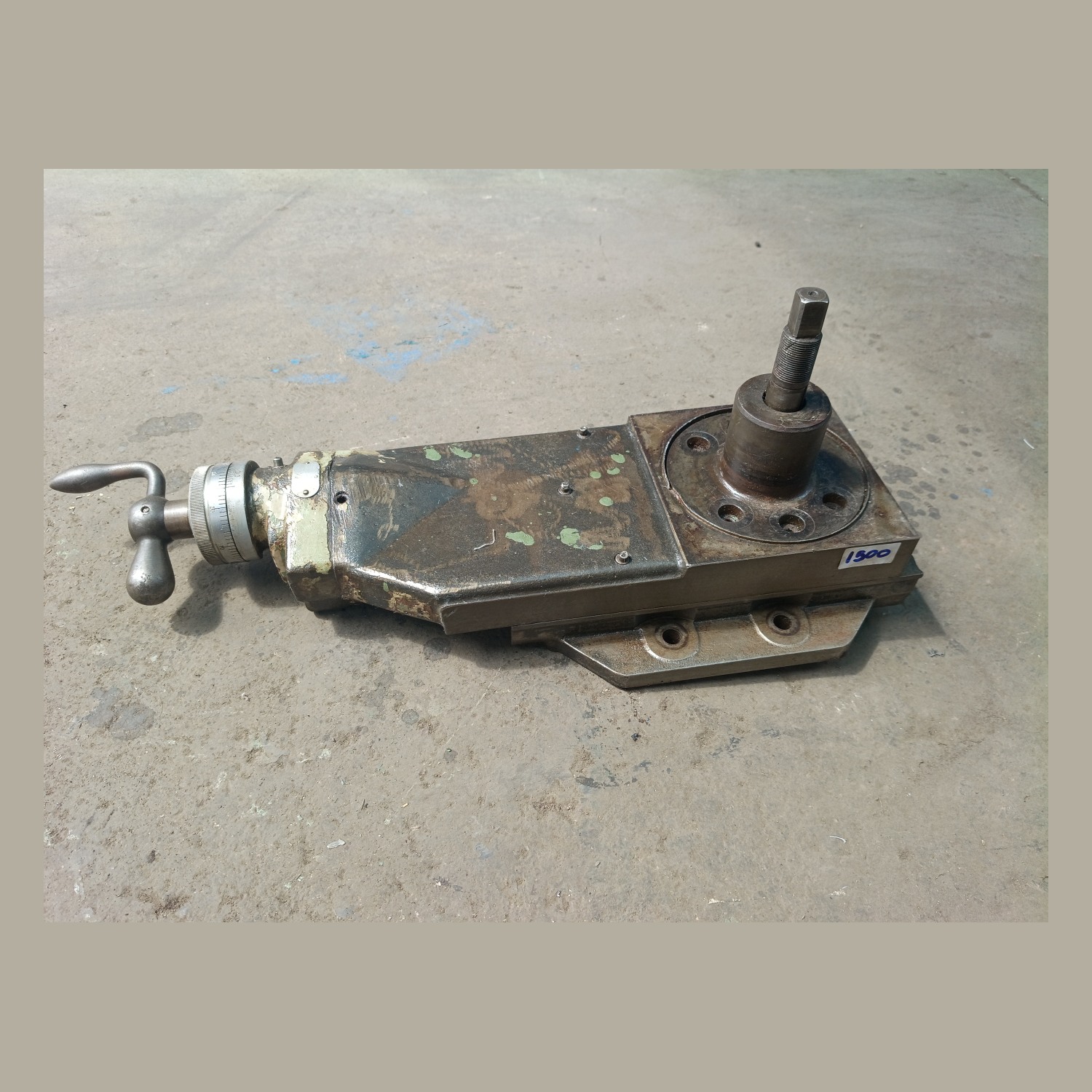 Carro para torno sin marca con accionamiento manual